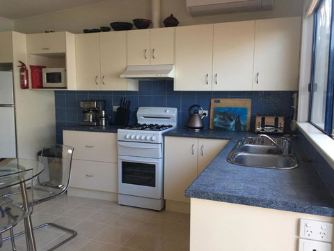 Rumah Pantai - Accommodation Gold Coast 1