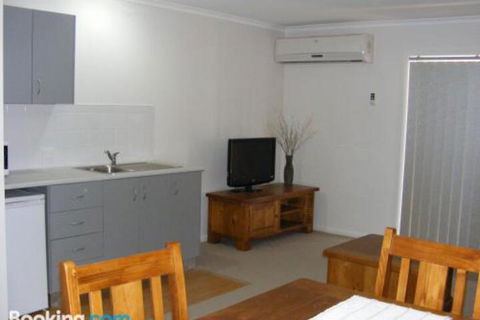 Fairways Bed & Breakfast At Jerilderie - Accommodation Gold Coast 6