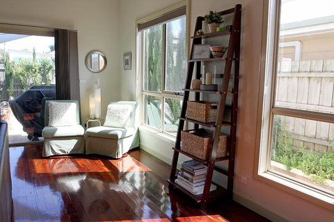 Into Freedom - Accommodation Gold Coast 2