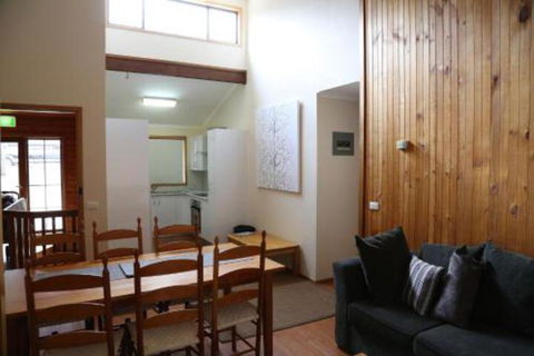 Whispering Pines 2 - Accommodation Gold Coast 2