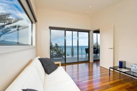 Azure - Accommodation Gold Coast 4