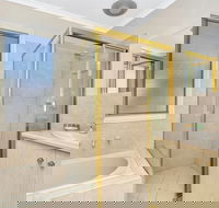 Green Reef Beach House - Gold Coast 4U
