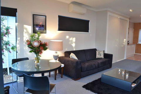 Aroha - Accommodation Gold Coast 3