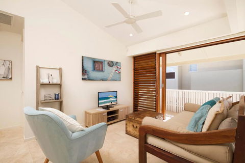2 Hale Lani - Accommodation Gold Coast 1