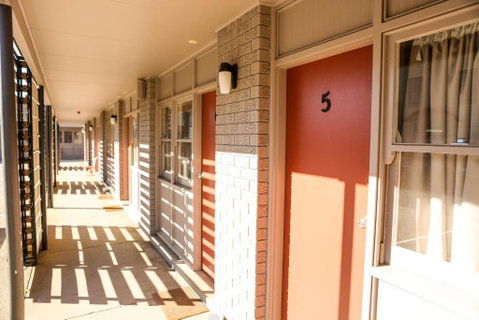 Hotel Canobolas Motel & Units - Accommodation Gold Coast 1