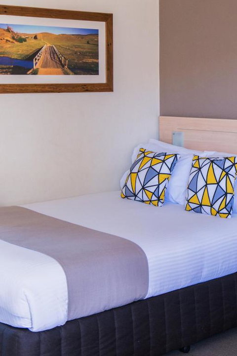 Hotel Canobolas Motel & Units - Accommodation Gold Coast 2