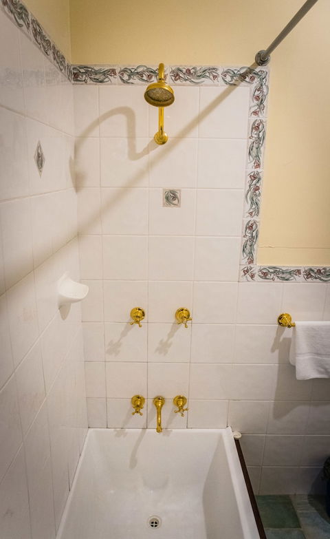 Whispering Pines Cottages - Accommodation Gold Coast 0