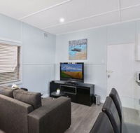 Lakeside Cabin - Gold Coast 4U