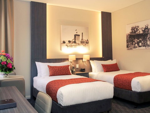 Mercure Orange - Accommodation Gold Coast 3