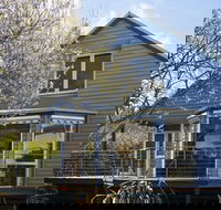 Boatshed Villa Yellow Door - Accommodation Gold Coast