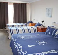 Beulahs Beach House at Stockton - Accommodation Gold Coast