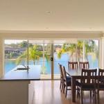 Unbeatable Waterfront Location - Accommodation Gold Coast 0