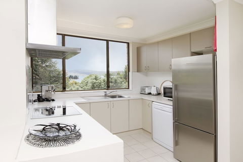 Avalanche 6 - Sophisticated Style & Modern Comfort With A Central Location - Accommodation Gold Coast 2