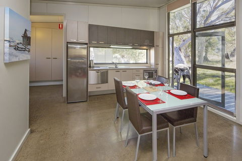 Ecocrackenback 10 'Sustainable Chalet Close To The Slopes.' - Accommodation Gold Coast 5