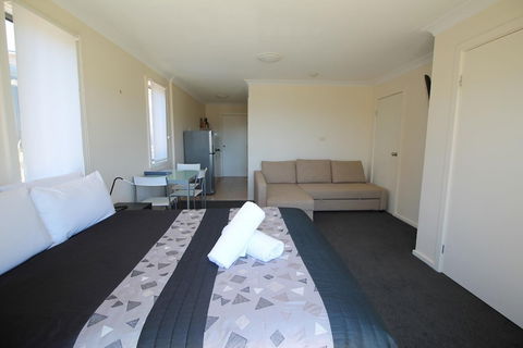 Poley Cow Studio - Accommodation Gold Coast 2
