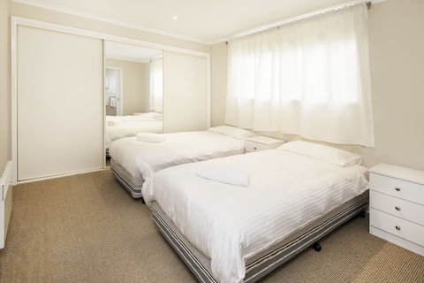Wendaleigh 8 - Central Unit - Accommodation Gold Coast 3