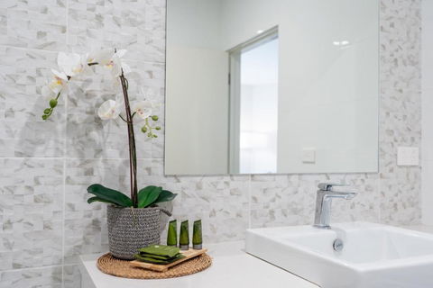 CENTRAL NO 5 LUXURY APARTMENT - Accommodation Gold Coast 4
