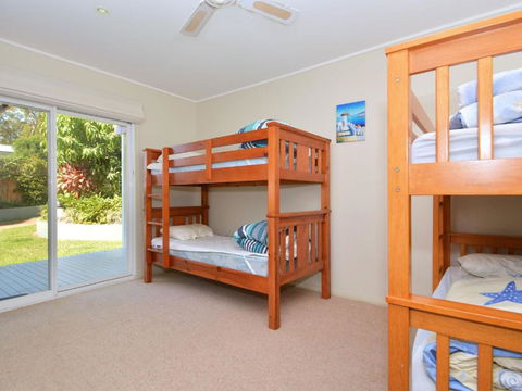 Morisset Bay Waterfront Views Lake House Looking Over Trinity Marina - Accommodation Gold Coast 2