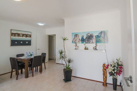 Cosy Murdoch Home - Accommodation Gold Coast 2