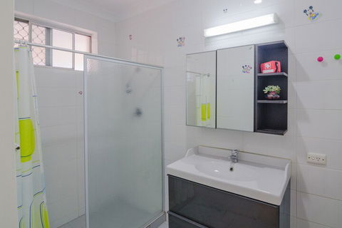 Cosy Murdoch Home - Accommodation Gold Coast 5