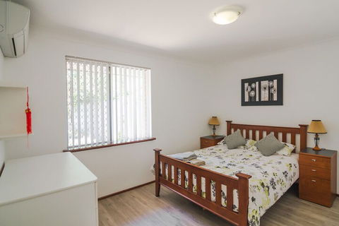 Cosy Murdoch Home - Accommodation Gold Coast 1