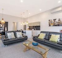 Chimneys on Bank - Accommodation Gold Coast