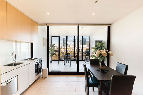 MILES, 1BDR Melbourne Apartment - Accommodation Gold Coast 2