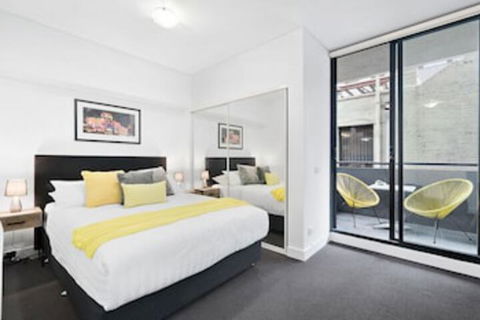 LIZZI, Melbourne Studio Apartment - Accommodation Gold Coast 0