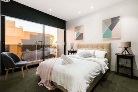 SOPHIA, 2BDR North Melbourne House - Accommodation Gold Coast 0
