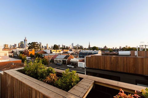SOPHIA, 2BDR North Melbourne House - Accommodation Gold Coast 5