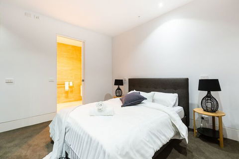 SOPHIA, 2BDR North Melbourne House - Accommodation Gold Coast 6