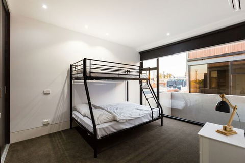 SOPHIA, 2BDR North Melbourne House - Accommodation Gold Coast 1