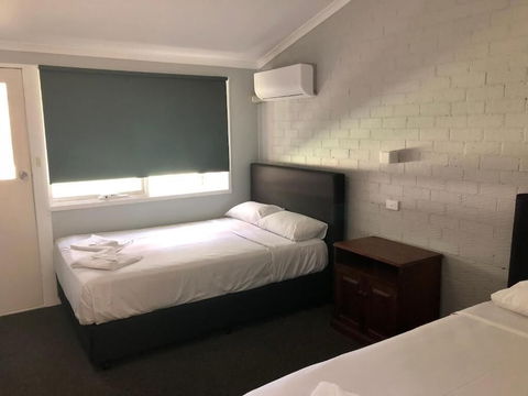 Bateau Bay Hotel - Accommodation Gold Coast 1