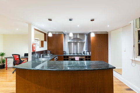 HELENA, 2BDR Fitzroy House - 1 Gold Coast 5