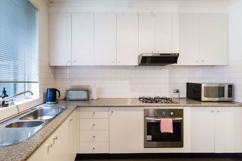 SELENA, 2BDR South Yarra Apartment - Accommodation Gold Coast 2