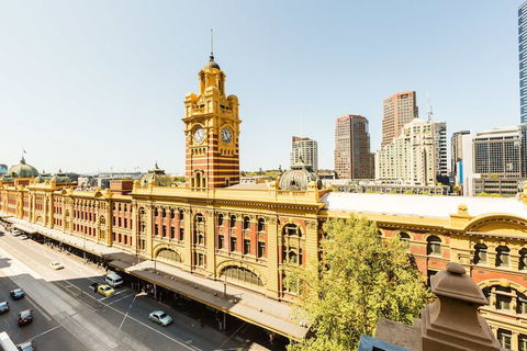 BELLE, 2BDR Melbourne Apartment - Accommodation Gold Coast 2