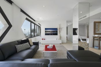 ELAINE, 2BDR St.Kilda Apartment - Accommodation Gold Coast 0