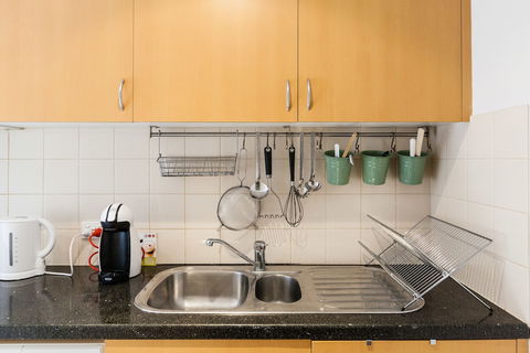 NAOMI, 2BDR South Melbourne Apartment - Accommodation Gold Coast 2