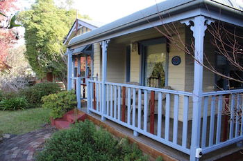 Ambrose Cottage Front Apt - Gold Coast 4U 3