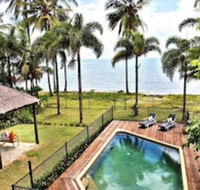 Absolute BeachFront Bliss  Newell Beach - Gold Coast 4U
