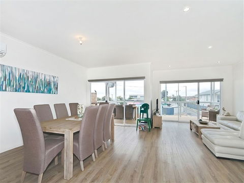 Seas The Day - Accommodation Gold Coast 2