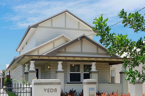 Newcastle Executive Homes - Veda House - Accommodation Gold Coast 1