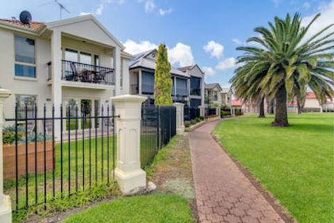 Port Adelaide Harbourside Home - Accommodation Gold Coast 0