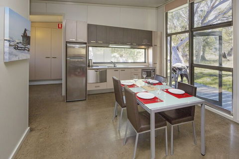 Ecocrackenback 5 'Sustainable Chalet Close To The Slopes - Accommodation Gold Coast 3