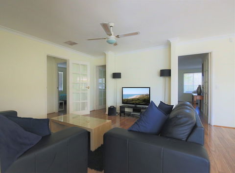 Mindarie Villa - Gold Coast 4U 1