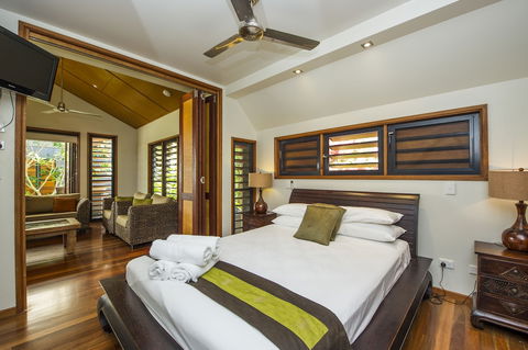 Pure Magnetic Villa 2 - Gold Coast 4U 1