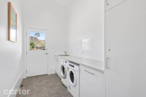 Encounter Beach House With Stunning Views - Gold Coast 4U 4