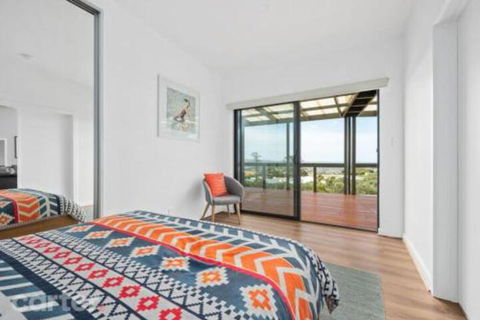 Encounter Beach House With Stunning Views - Gold Coast 4U 3