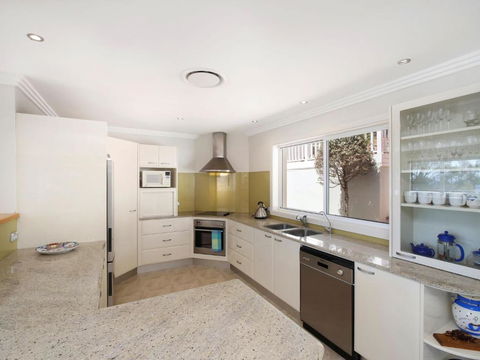 Ocean Breeze 41 Kurrawyba Avenue Terrigal - Accommodation Gold Coast 5