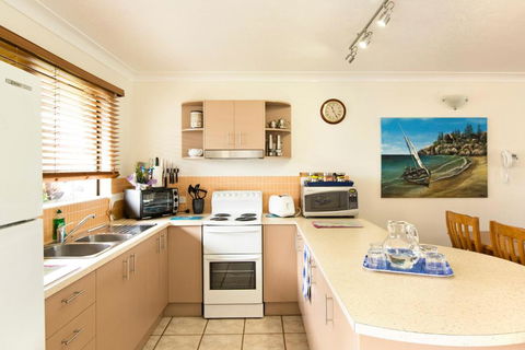 Marcol Place Holiday Apartments - Gold Coast 4U 2